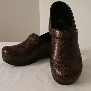 DANSKO embossed brown leather clogs size 40